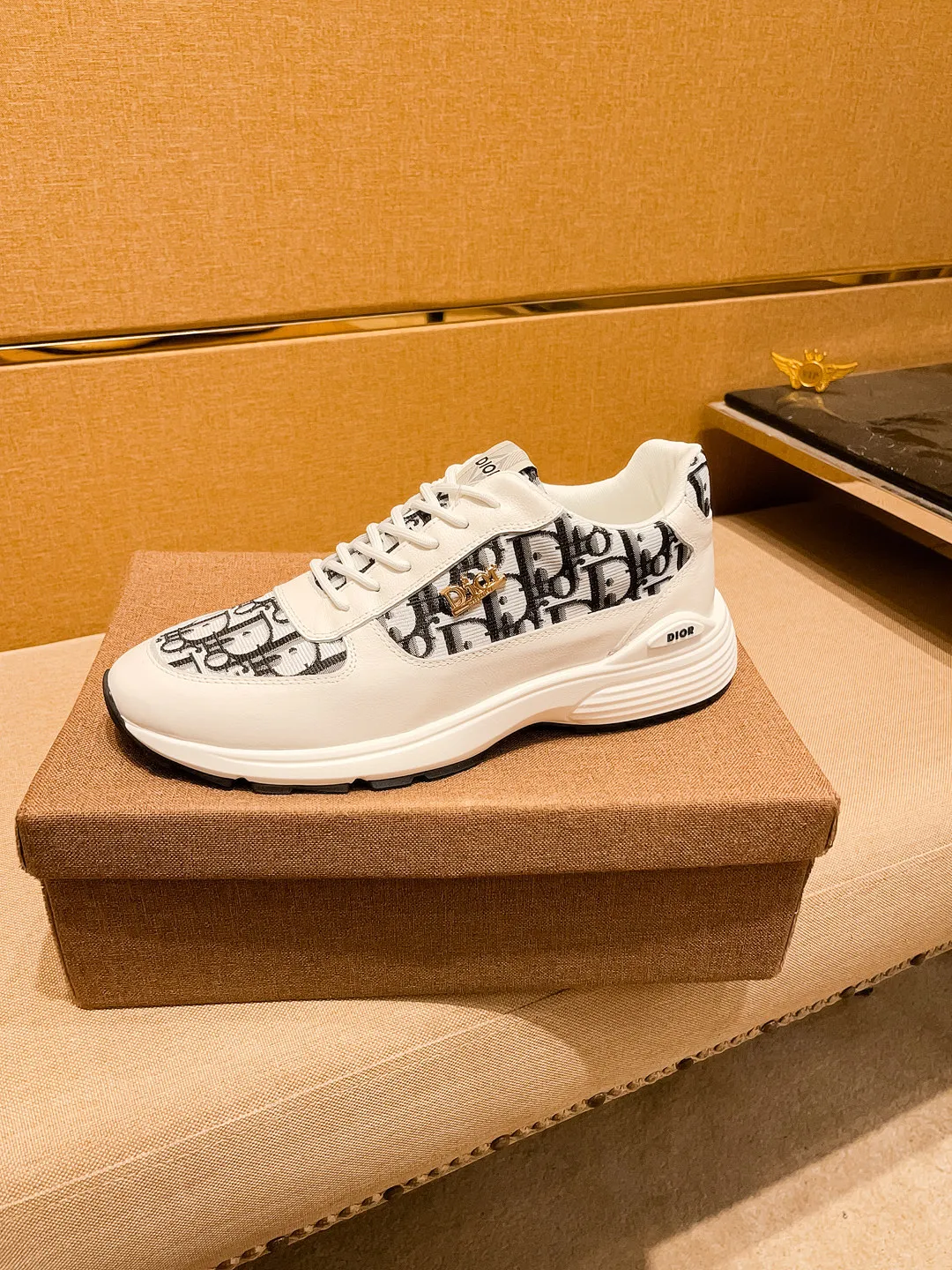 Men's shoes 💰 440💰🔥[Dior] Men's high-end brand of shoes official website 1:1 latest masterpiece: the upper is made of first-layer cowhide imported from Italy, with a comfortable and breathable lining➕original non-slip and wear-resistant outsole🔥, making walking more convenient and comfortable! An exclusive new model, a stunning work, a beautiful 1:1 replica [color] compared to the official quality! Create a fashionable personality to set off your uniqueness! A must-have for trendy men! Classic 🔥Size: 38-44 Color: 🔥Multiple colors available